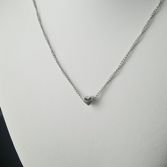 🌷3 for $15 🌷 Silver heart necklace - Picture 2 of 4